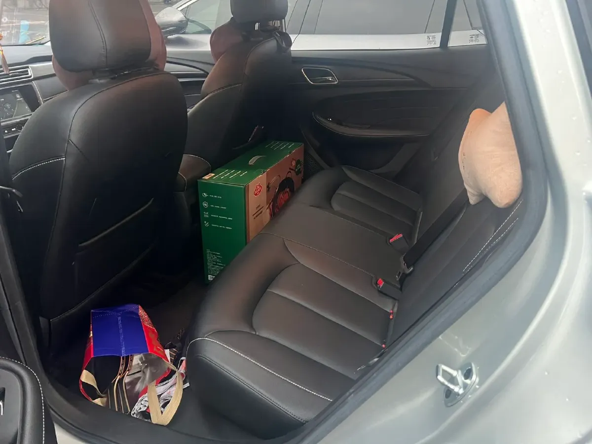 2018 Roewe Ei5 BEV 35KWH,autocango,china used car exporter,china ev exporter,chinese used car exporter,chinese used ev exporter