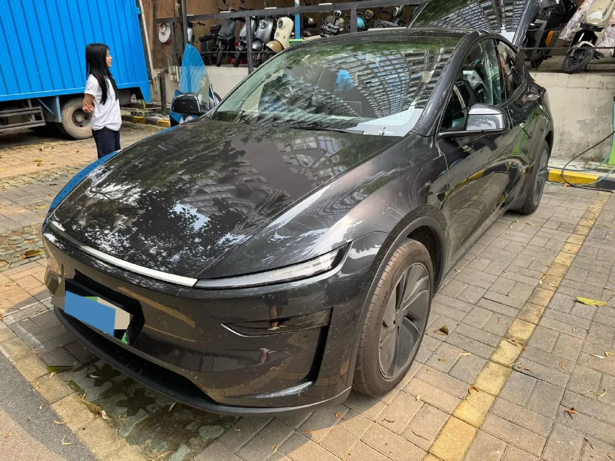 2025 Tesla Model Y BEV 62.5KWH,autocango,china used car exporter,china ev exporter,chinese used car exporter,chinese used ev exporter