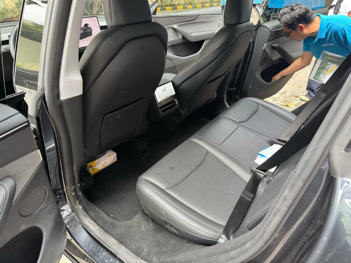 2025 Tesla Model Y BEV 62.5KWH,autocango,china used car exporter,china ev exporter,chinese used car exporter,chinese used ev exporter