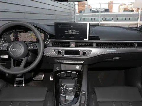 2023 Audi A4L 2.0T 190HP L4 7DCT,autocango,china used car exporter,china ev exporter,chinese used car exporter,chinese used ev exporter