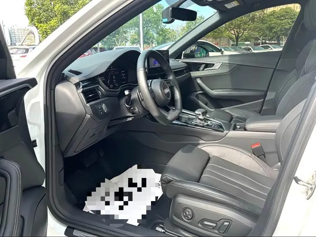 2023 Audi A4L 2.0T 190HP L4 7DCT,autocango,china used car exporter,china ev exporter,chinese used car exporter,chinese used ev exporter