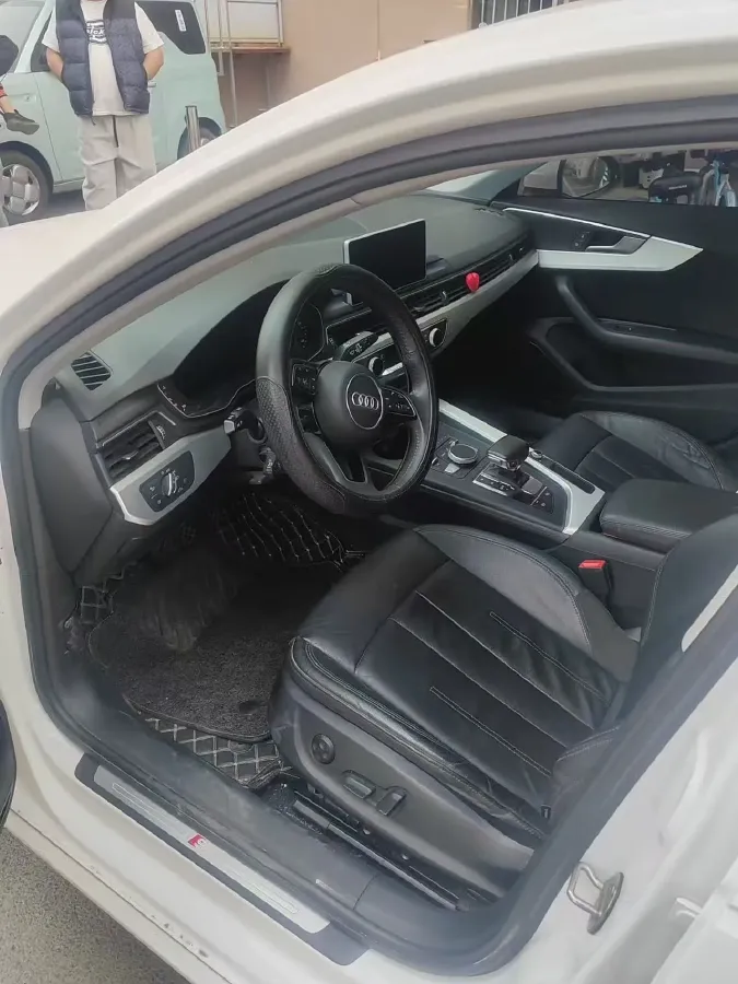 2019 Audi A4L 2.0T 190HP L4 7DCT,autocango,china used car exporter,china ev exporter,chinese used car exporter,chinese used ev exporter