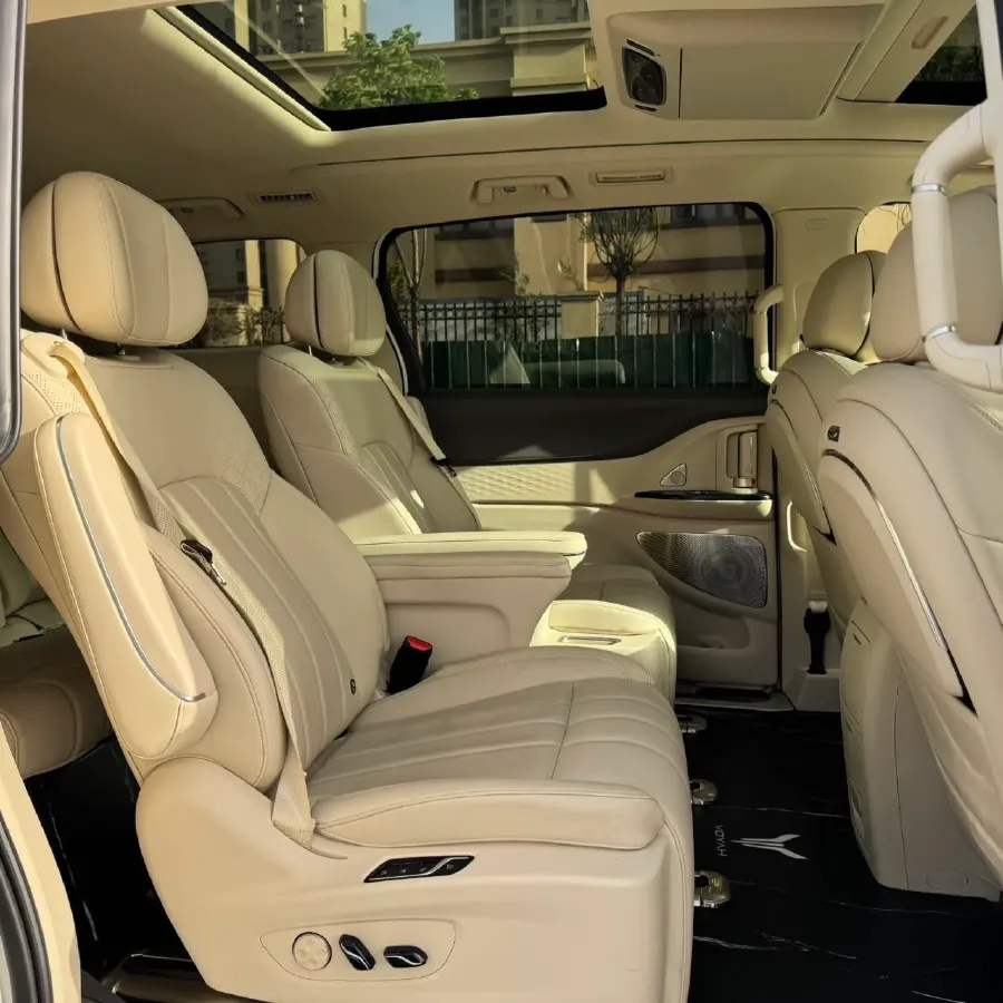 2024 Voyah Dream 1.5T 150HP L4 PHEV 43KWH,autocango,china used car exporter,china ev exporter,chinese used car exporter,chinese used ev exporter