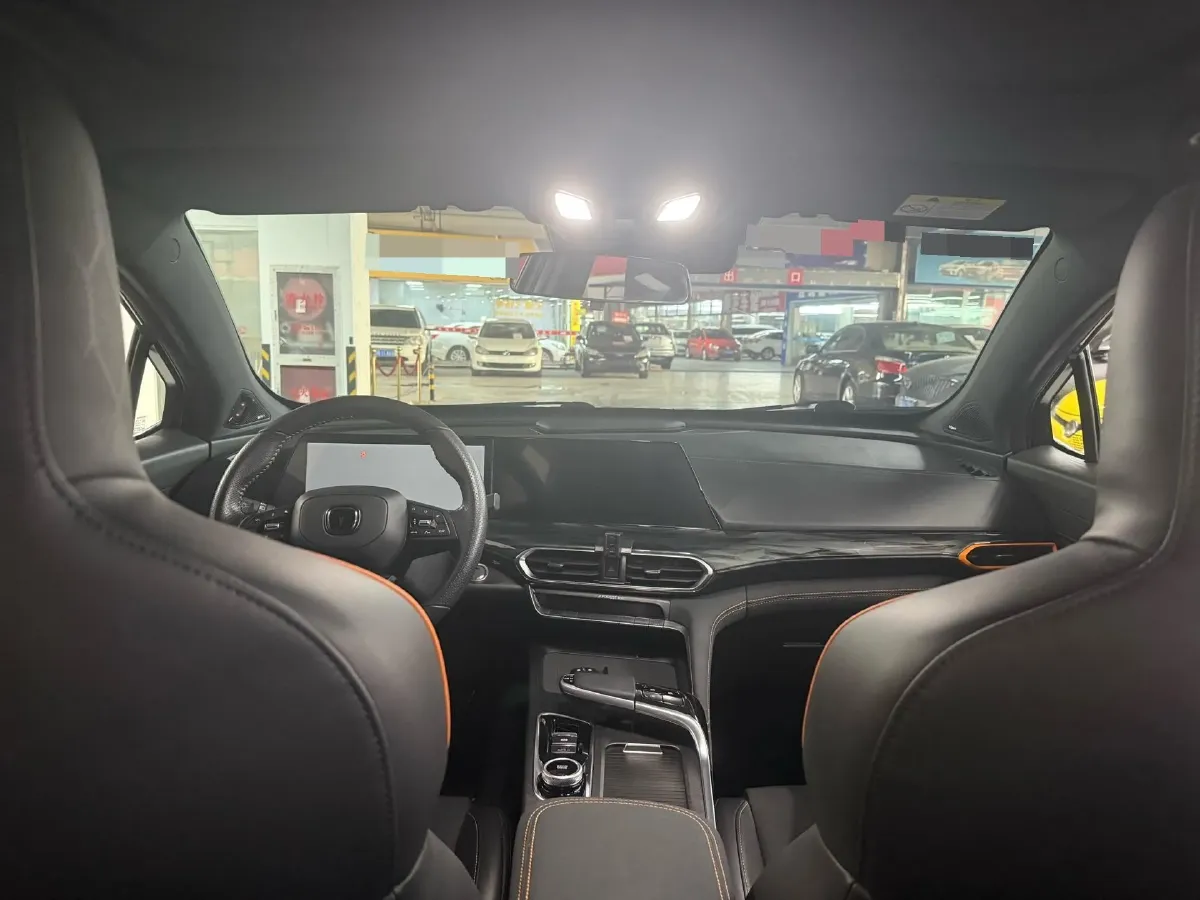 2022 ChangAn UNI-T 2.0T 233HP L4 8AT,autocango,china used car exporter,china ev exporter,chinese used car exporter,chinese used ev exporter