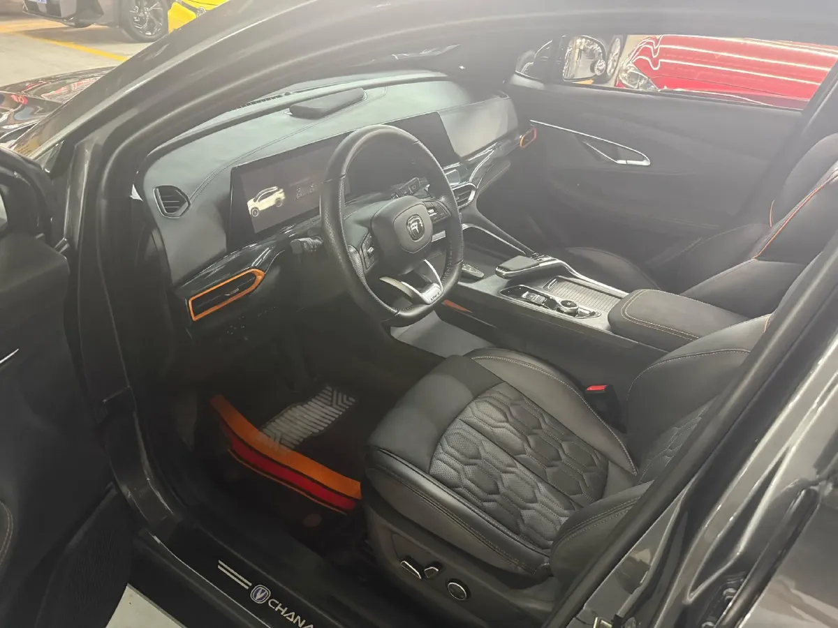 2022 ChangAn UNI-T 2.0T 233HP L4 8AT,autocango,china used car exporter,china ev exporter,chinese used car exporter,chinese used ev exporter