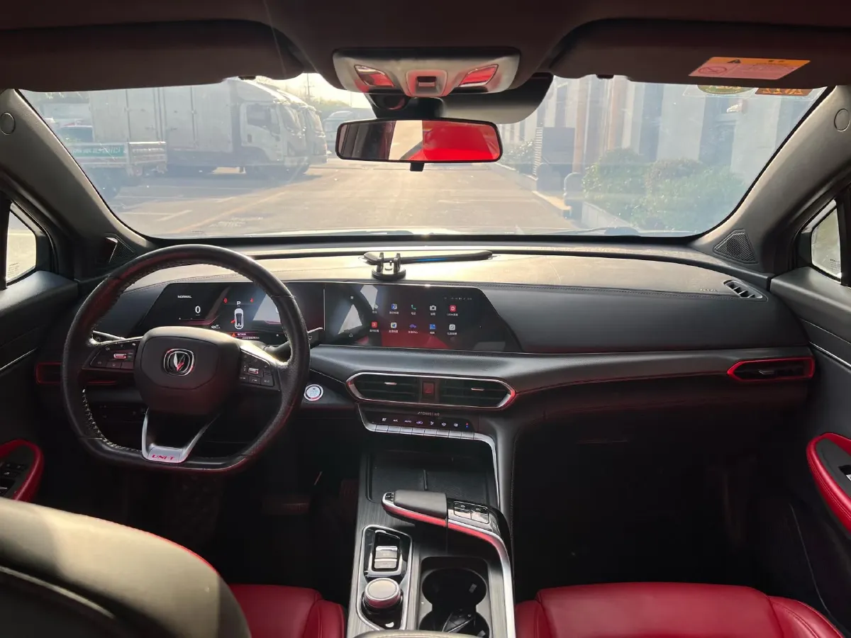 2020 ChangAn UNI-T 1.5T 180HP L4 7DCT,autocango,china used car exporter,china ev exporter,chinese used car exporter,chinese used ev exporter