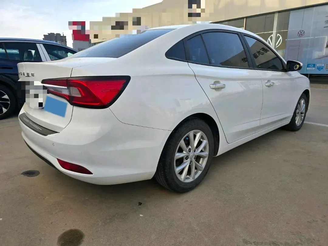 2020 Roewe i5 1.5L 120HP L4 CVT,autocango,china used car exporter,china ev exporter,chinese used car exporter,chinese used ev exporter