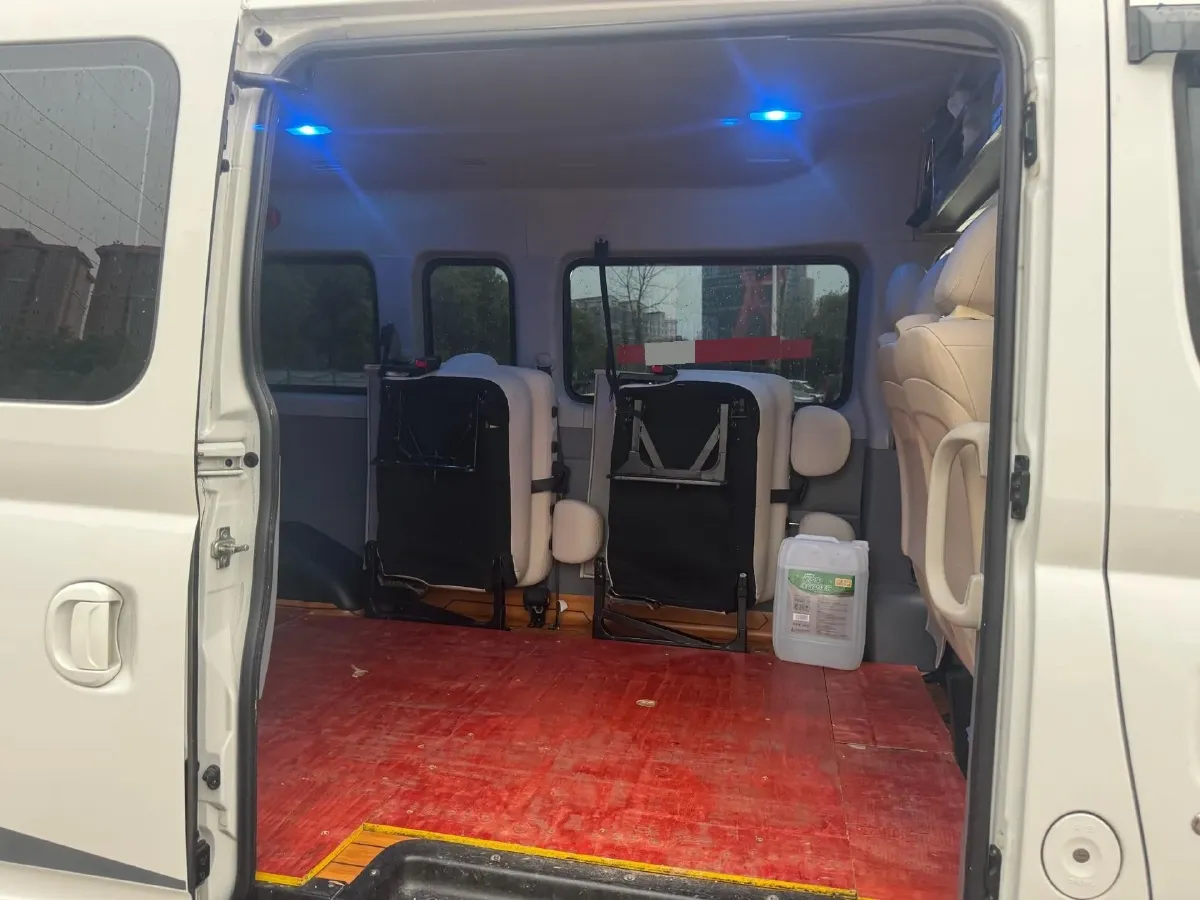 2025 MAXUS XinTu V80 2.0T 147HP L4 6MT,autocango,china used car exporter,china ev exporter,chinese used car exporter,chinese used ev exporter