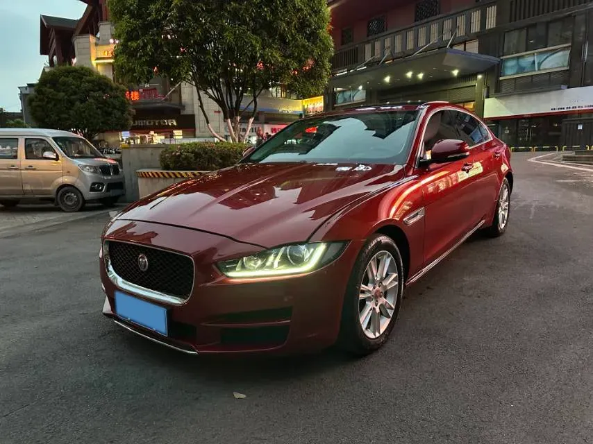 2019 Jeep Cherokee 2.0T 265HP L4 9AT,autocango,china used car exporter,china ev exporter,chinese used car exporter,chinese used ev exporter