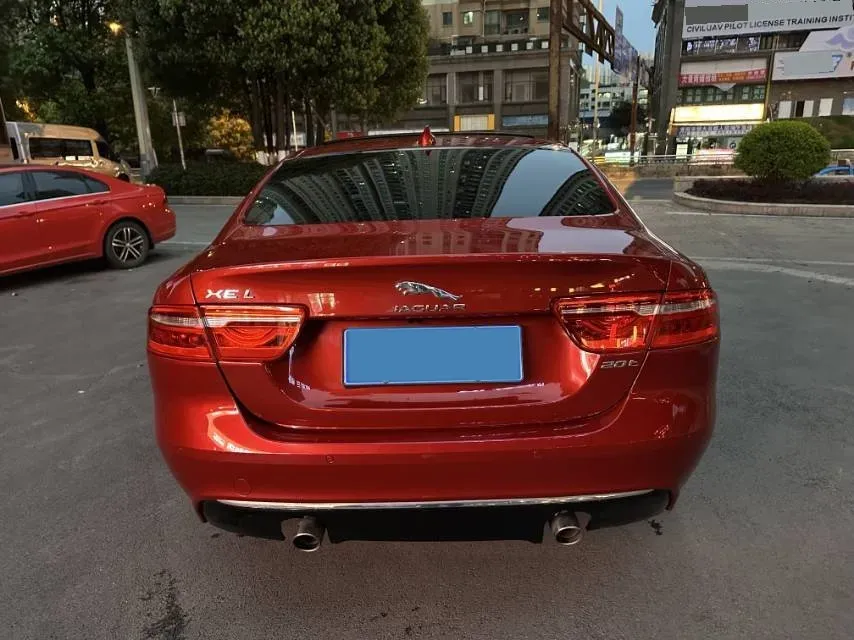 2019 Jeep Cherokee 2.0T 265HP L4 9AT,autocango,china used car exporter,china ev exporter,chinese used car exporter,chinese used ev exporter