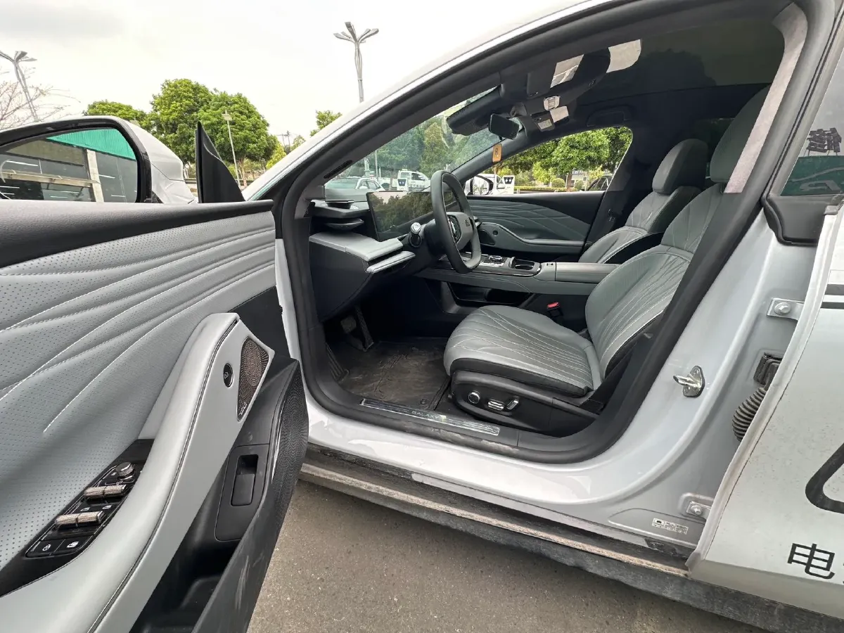 2025 MAXUS InterstellarX 2.5T 224HP L4 8AT,autocango,china used car exporter,china ev exporter,chinese used car exporter,chinese used ev exporter