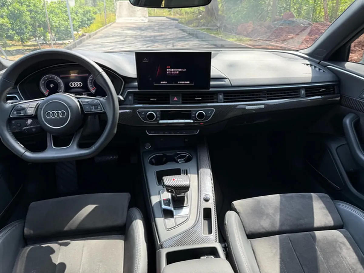 2020 Audi A4L 2.0T 252HP L4 7DCT,autocango,china used car exporter,china ev exporter,chinese used car exporter,chinese used ev exporter