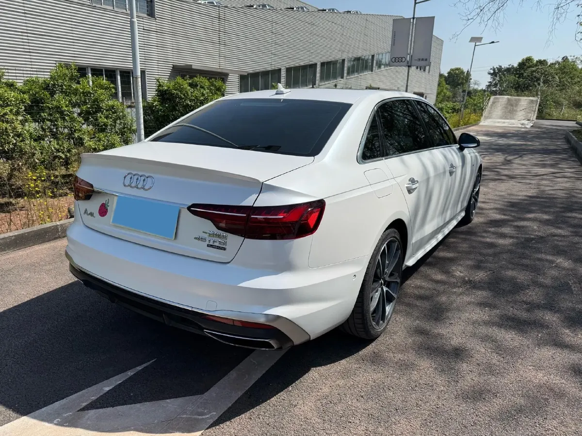 2020 Audi A4L 2.0T 252HP L4 7DCT,autocango,china used car exporter,china ev exporter,chinese used car exporter,chinese used ev exporter