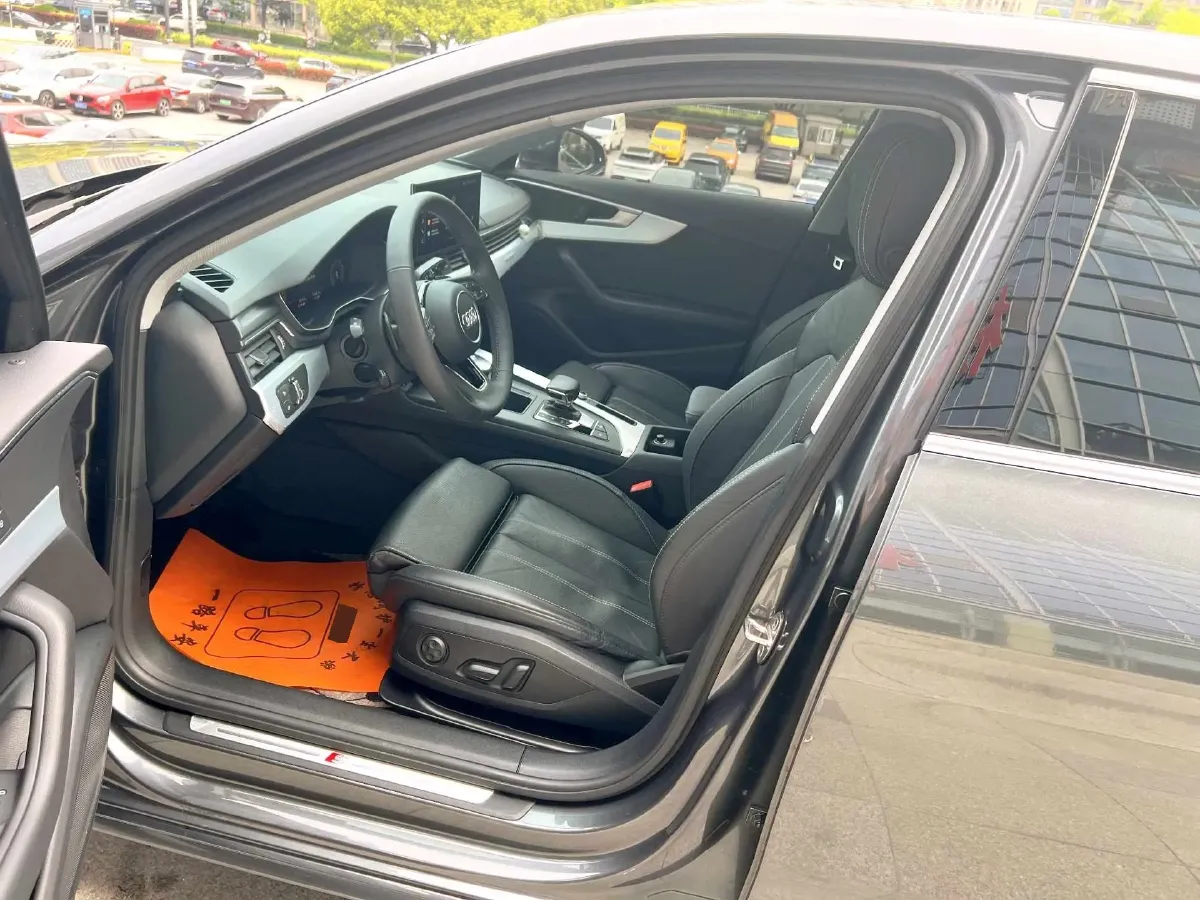 2020 Audi A4L 2.0T 190HP L4 7DCT,autocango,china used car exporter,china ev exporter,chinese used car exporter,chinese used ev exporter