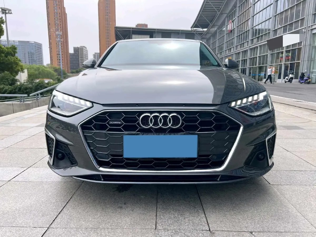 2020 Audi A4L 2.0T 190HP L4 7DCT,autocango,china used car exporter,china ev exporter,chinese used car exporter,chinese used ev exporter