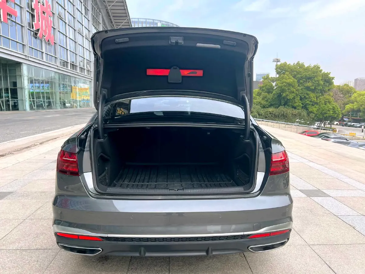 2020 Audi A4L 2.0T 190HP L4 7DCT,autocango,china used car exporter,china ev exporter,chinese used car exporter,chinese used ev exporter