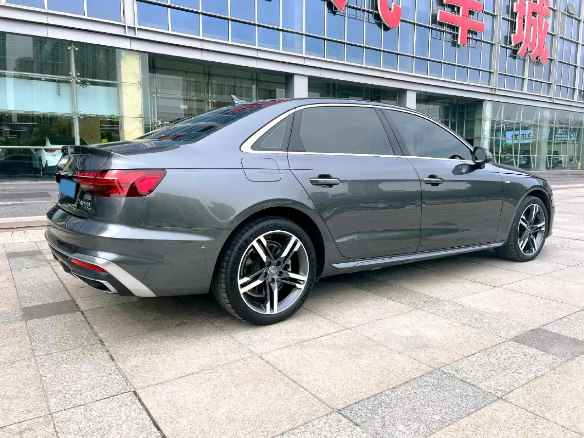 2020 Audi A4L 2.0T 190HP L4 7DCT,autocango,china used car exporter,china ev exporter,chinese used car exporter,chinese used ev exporter
