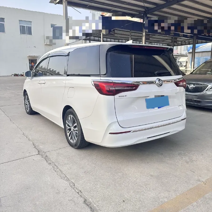 2022 Buick GL8 2.0T 237HP L4 9AT,autocango,china used car exporter,china ev exporter,chinese used car exporter,chinese used ev exporter