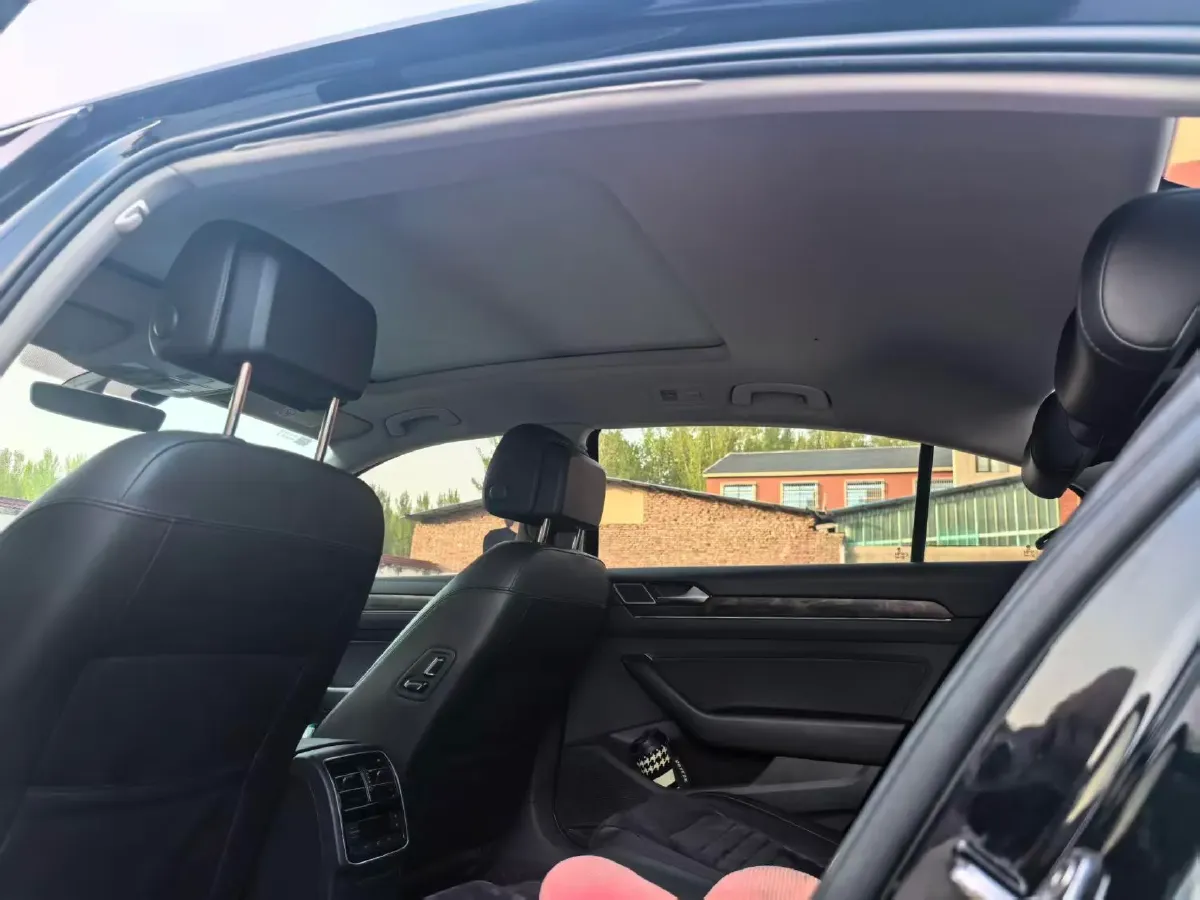 2018 Volkswagen Magotan 1.8T 180HP L4 7DCT,autocango,china used car exporter,china ev exporter,chinese used car exporter,chinese used ev exporter