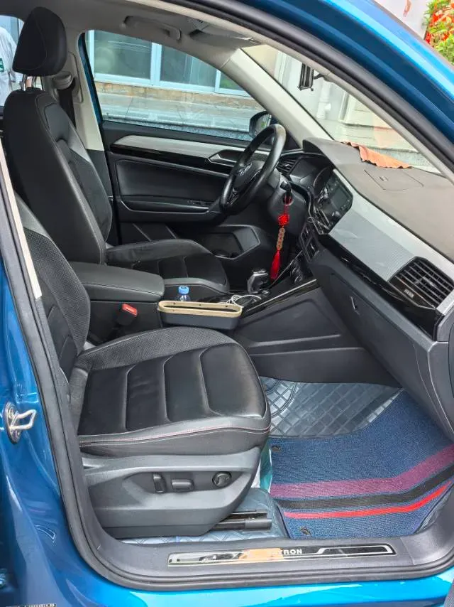 2019 Jeep Cherokee 2.0T 234HP L4 9AT,autocango,china used car exporter,china ev exporter,chinese used car exporter,chinese used ev exporter