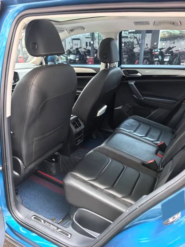 2019 Jeep Cherokee 2.0T 234HP L4 9AT,autocango,china used car exporter,china ev exporter,chinese used car exporter,chinese used ev exporter