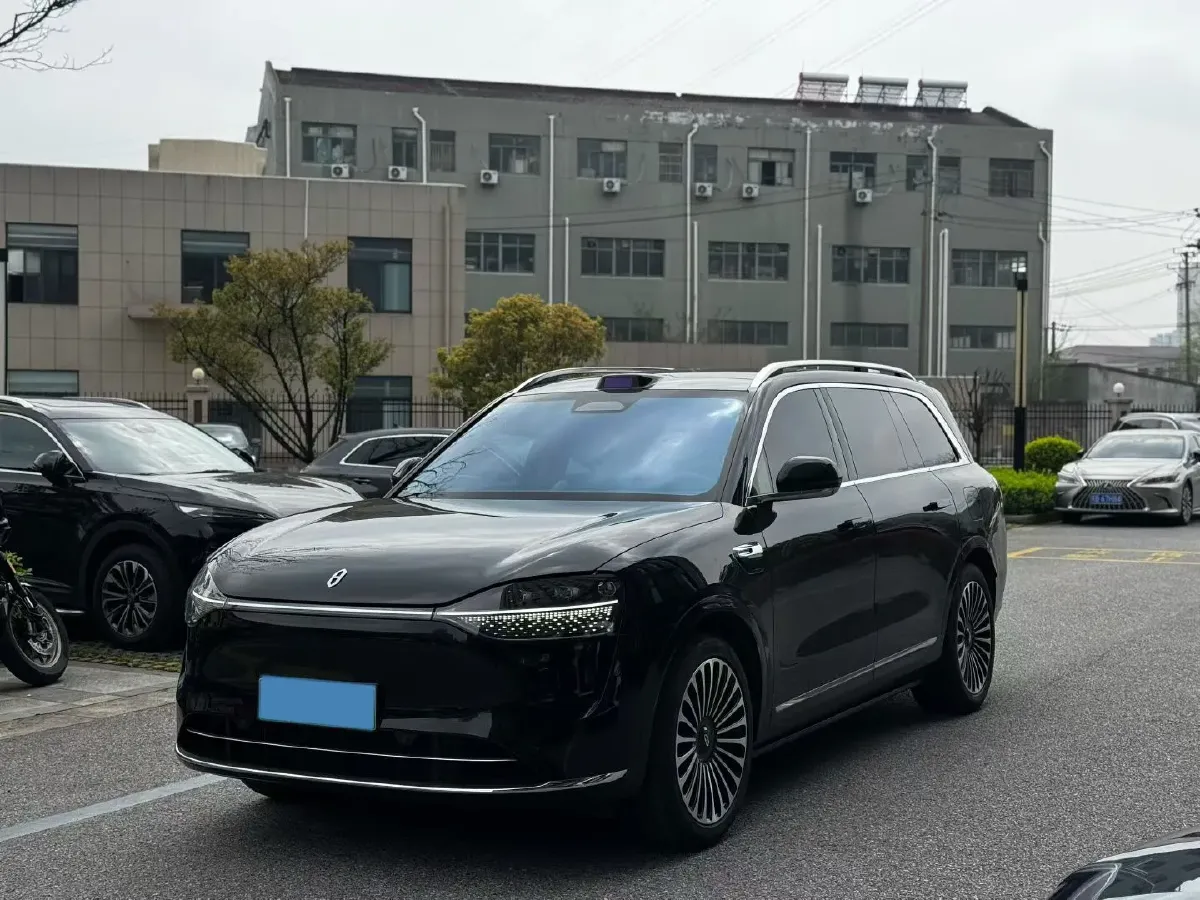 2025 AITO AITO M9 REEV 160HP REEV 52KWH,autocango,china used car exporter,china ev exporter,chinese used car exporter,chinese used ev exporter