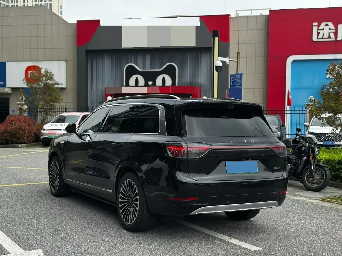 2025 AITO AITO M9 REEV 160HP REEV 52KWH,autocango,china used car exporter,china ev exporter,chinese used car exporter,chinese used ev exporter