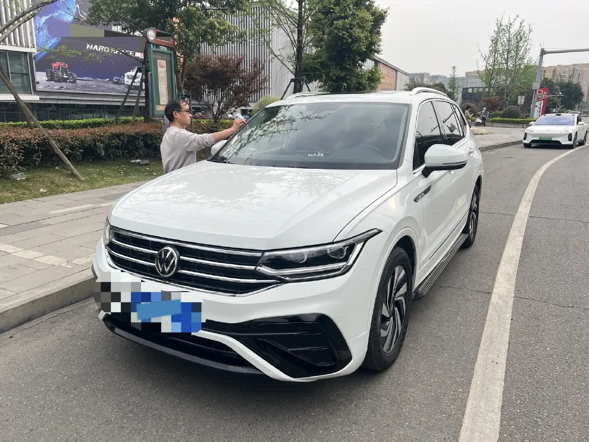 2023 Volkswagen Tiguan L 1.5T 160HP L4 7DCT,autocango,china used car exporter,china ev exporter,chinese used car exporter,chinese used ev exporter