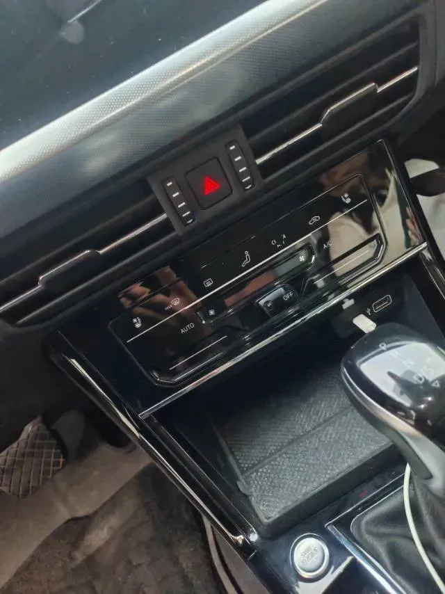 2021 Volkswagen Passat 2.0T 186HP L4 7DCT,autocango,china used car exporter,china ev exporter,chinese used car exporter,chinese used ev exporter