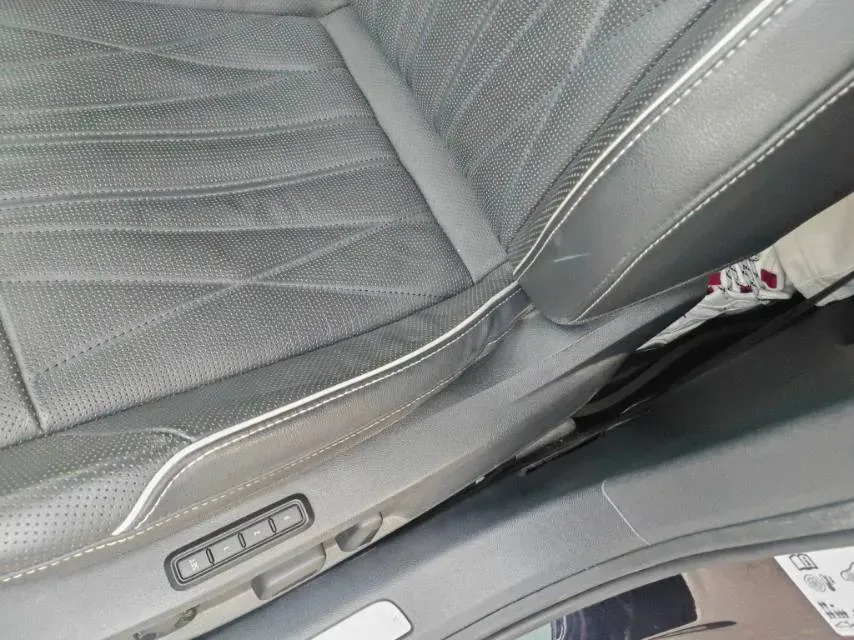 2021 Volkswagen Passat 2.0T 186HP L4 7DCT,autocango,china used car exporter,china ev exporter,chinese used car exporter,chinese used ev exporter