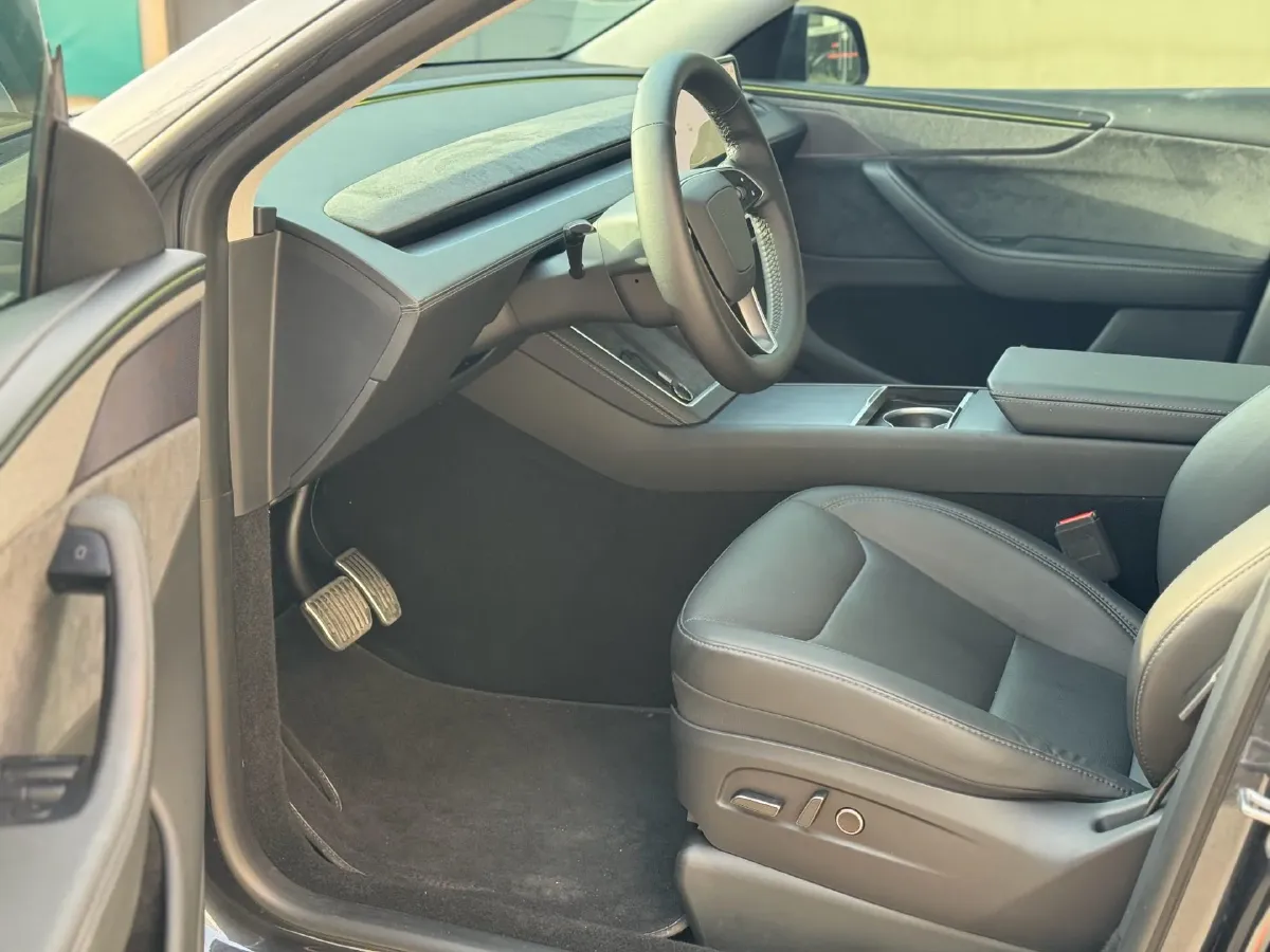 2025 Tesla Model Y BEV 78.4KWH,autocango,china used car exporter,china ev exporter,chinese used car exporter,chinese used ev exporter