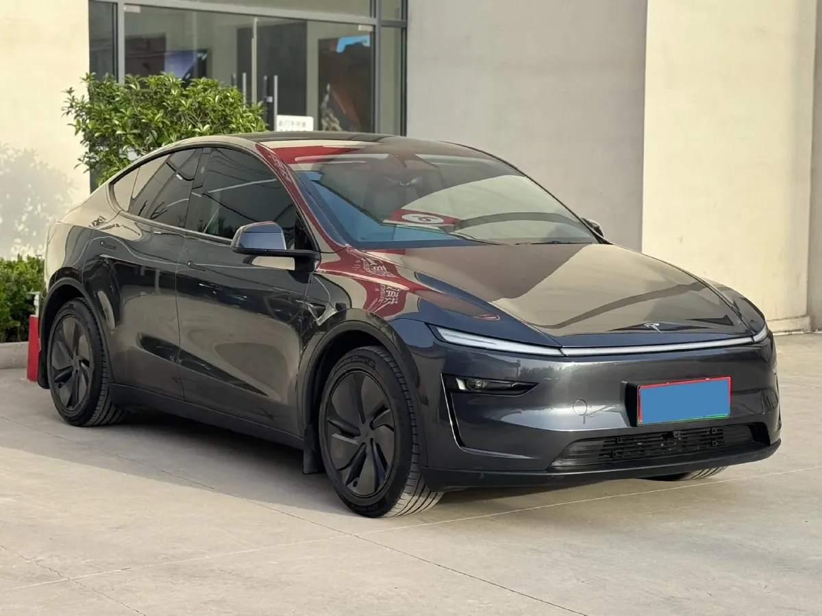 2025 Tesla Model Y BEV 78.4KWH,autocango,china used car exporter,china ev exporter,chinese used car exporter,chinese used ev exporter