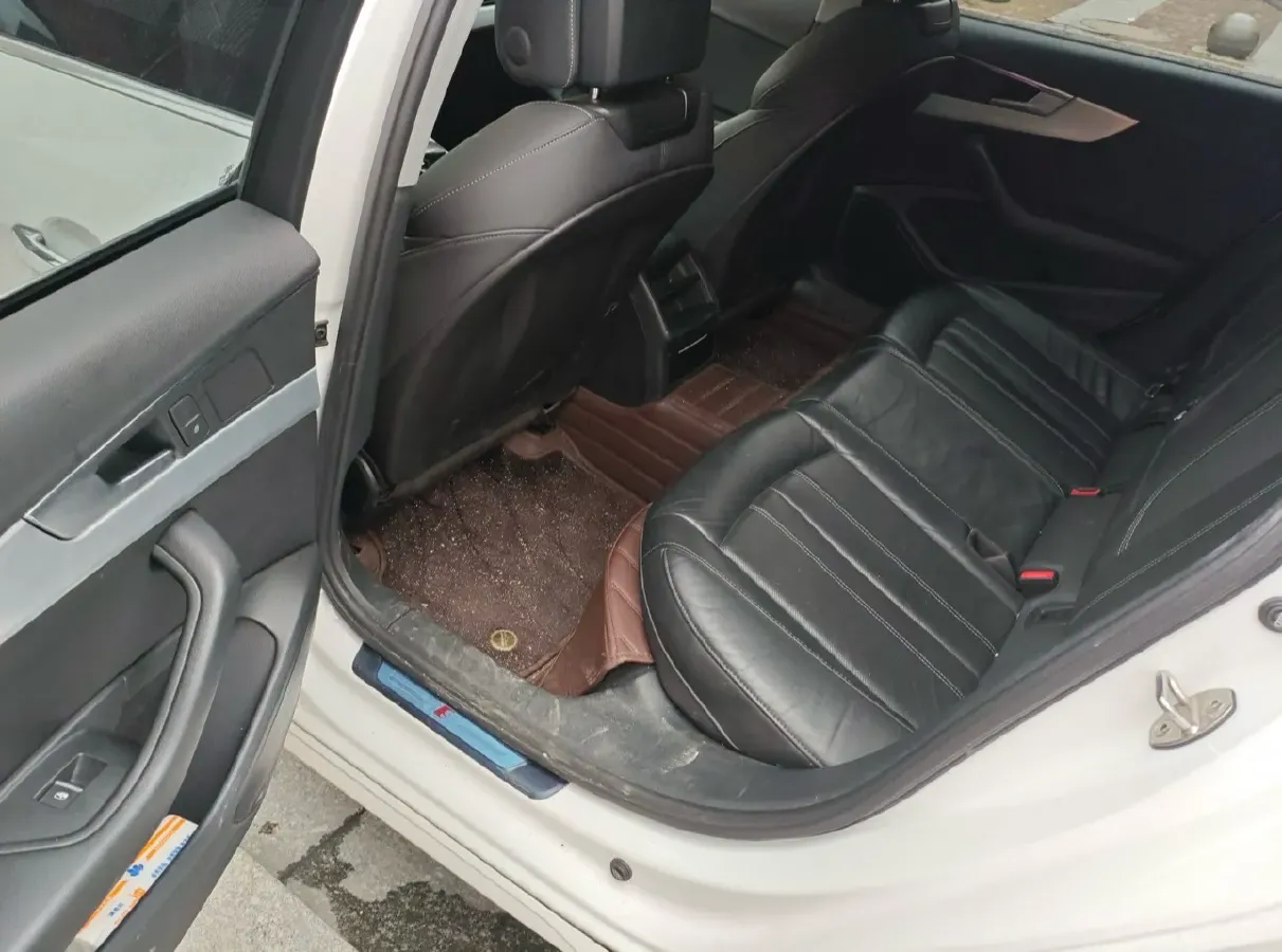 2020 Audi A4L 2.0T 190HP L4 7DCT,autocango,china used car exporter,china ev exporter,chinese used car exporter,chinese used ev exporter