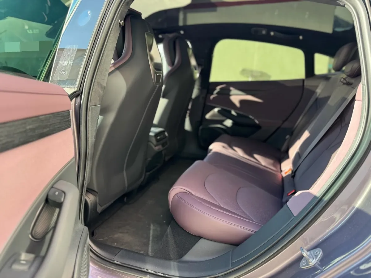 2024 MI SU7 BEV 101KWH,autocango,china used car exporter,china ev exporter,chinese used car exporter,chinese used ev exporter