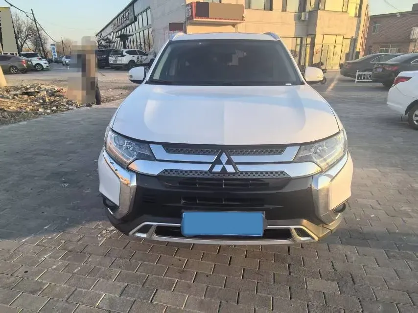 2020 Mitsubishi Outlander 2.0L 166HP L4 CVT,autocango,china used car exporter,china ev exporter,chinese used car exporter,chinese used ev exporter