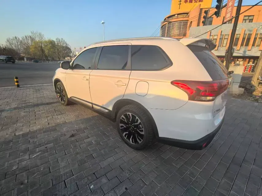 2020 Mitsubishi Outlander 2.0L 166HP L4 CVT,autocango,china used car exporter,china ev exporter,chinese used car exporter,chinese used ev exporter