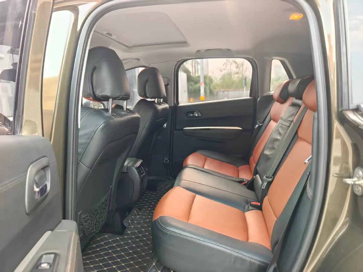 2015 Peugeot 3008 2.0L 147HP L4 6AT,autocango,china used car exporter,china ev exporter,chinese used car exporter,chinese used ev exporter