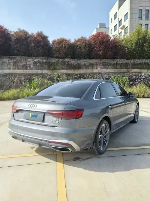 2022 Audi A4L 2.0T 190HP L4 7DCT,autocango,china used car exporter,china ev exporter,chinese used car exporter,chinese used ev exporter