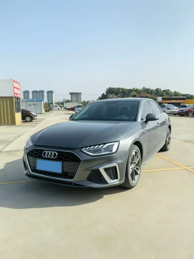 2022 Audi A4L 2.0T 190HP L4 7DCT,autocango,china used car exporter,china ev exporter,chinese used car exporter,chinese used ev exporter