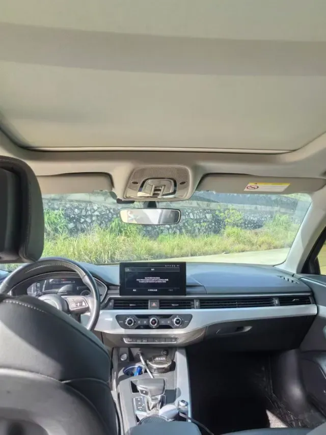 2022 Audi A4L 2.0T 190HP L4 7DCT,autocango,china used car exporter,china ev exporter,chinese used car exporter,chinese used ev exporter