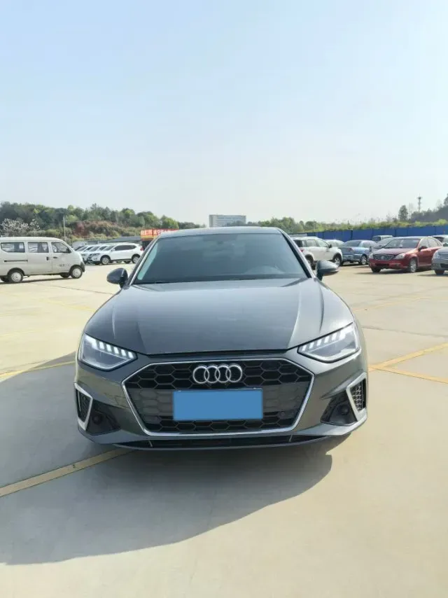 2022 Audi A4L 2.0T 190HP L4 7DCT,autocango,china used car exporter,china ev exporter,chinese used car exporter,chinese used ev exporter