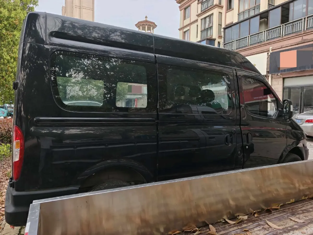 2018 MAXUS XinTu V80 2.5T 136HP L4 6MT,autocango,china used car exporter,china ev exporter,chinese used car exporter,chinese used ev exporter