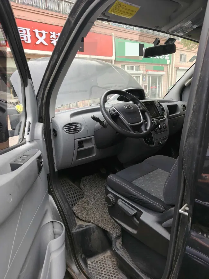 2018 MAXUS XinTu V80 2.5T 136HP L4 6MT,autocango,china used car exporter,china ev exporter,chinese used car exporter,chinese used ev exporter