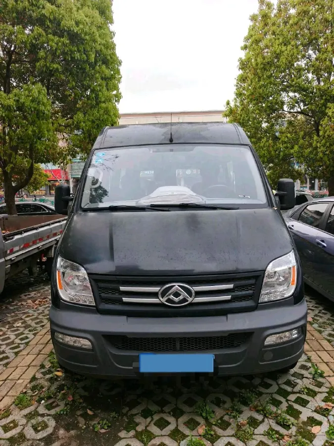 2018 MAXUS XinTu V80 2.5T 136HP L4 6MT,autocango,china used car exporter,china ev exporter,chinese used car exporter,chinese used ev exporter