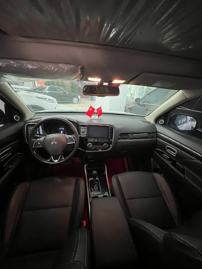2019 Mitsubishi Outlander 2.0L 166HP L4 CVT,autocango,china used car exporter,china ev exporter,chinese used car exporter,chinese used ev exporter