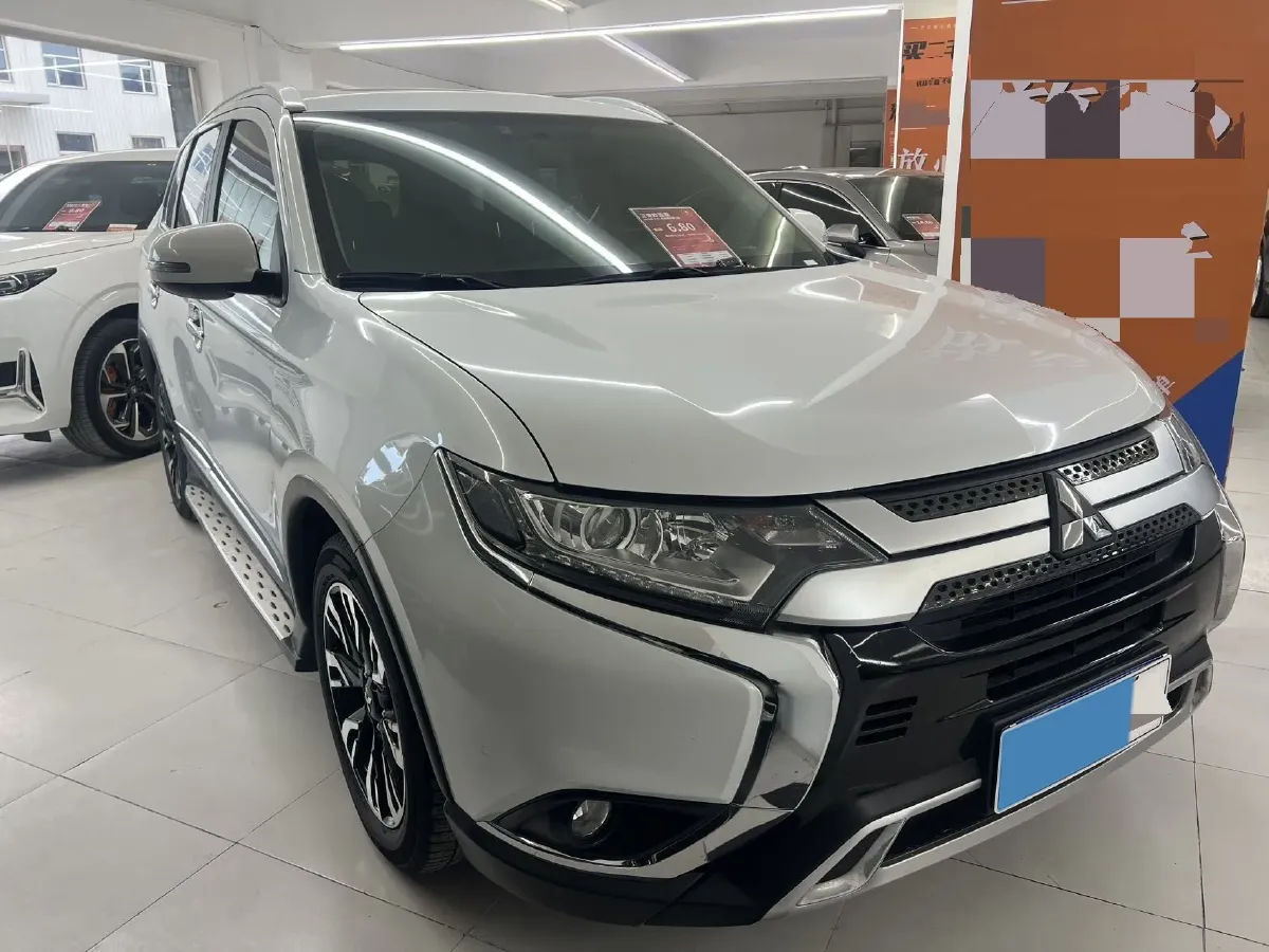 2019 Mitsubishi Outlander 2.0L 166HP L4 CVT,autocango,china used car exporter,china ev exporter,chinese used car exporter,chinese used ev exporter