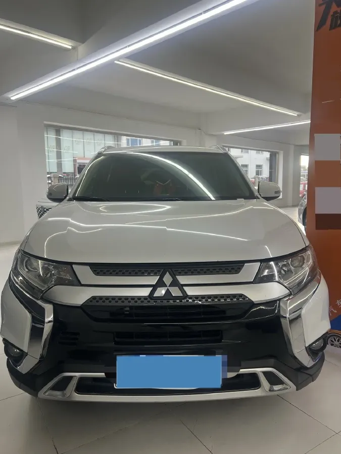 2019 Mitsubishi Outlander 2.0L 166HP L4 CVT,autocango,china used car exporter,china ev exporter,chinese used car exporter,chinese used ev exporter