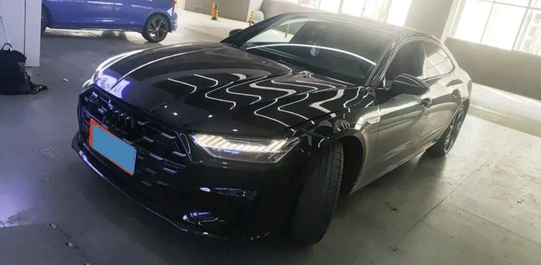 2024 Audi A7L 2.0T 245HP L4 7DCT,autocango,china used car exporter,china ev exporter,chinese used car exporter,chinese used ev exporter