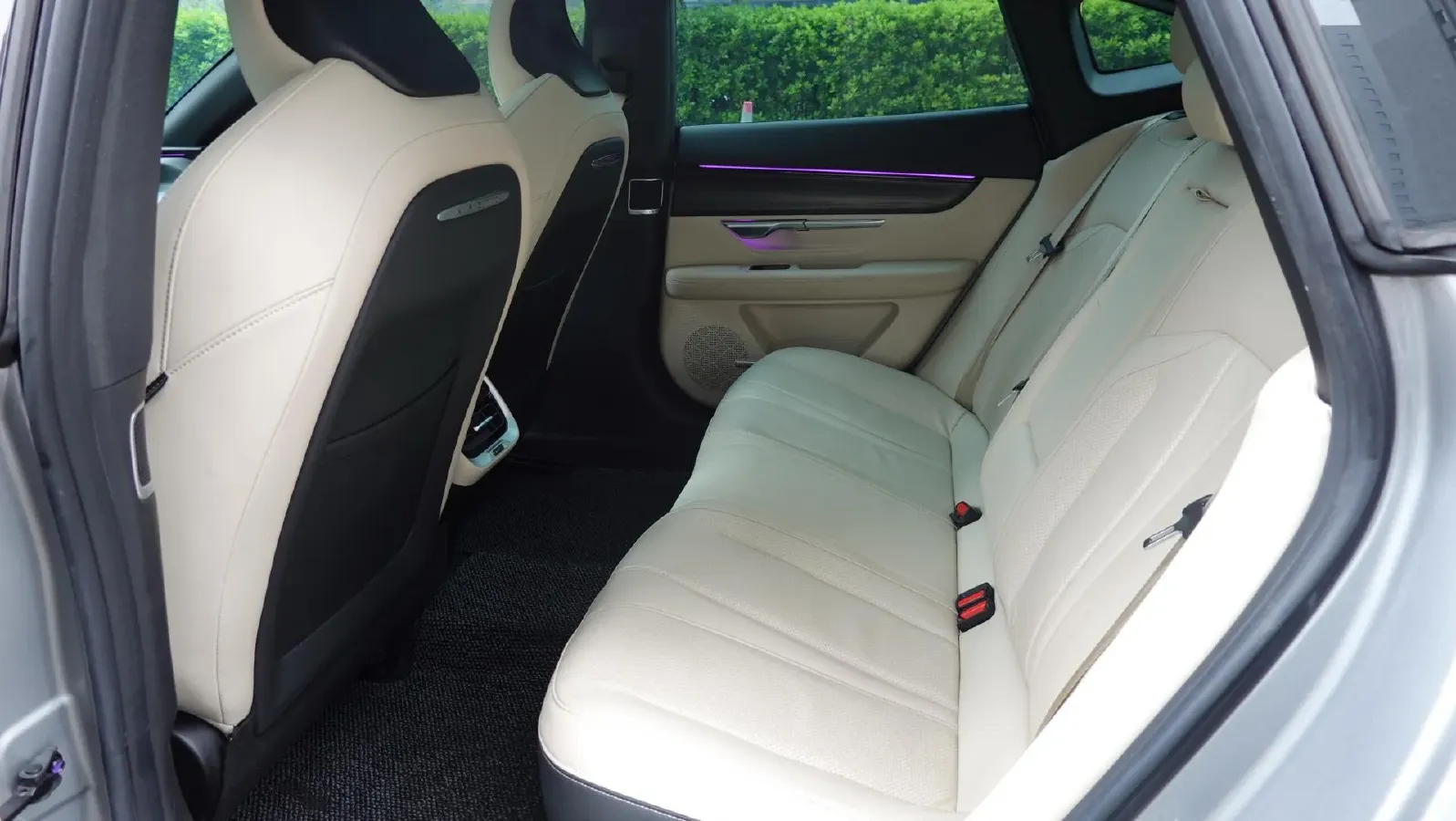 2022 DongFeng Forthing M7 2.0T 224HP L4 8AT,autocango,china used car exporter,china ev exporter,chinese used car exporter,chinese used ev exporter