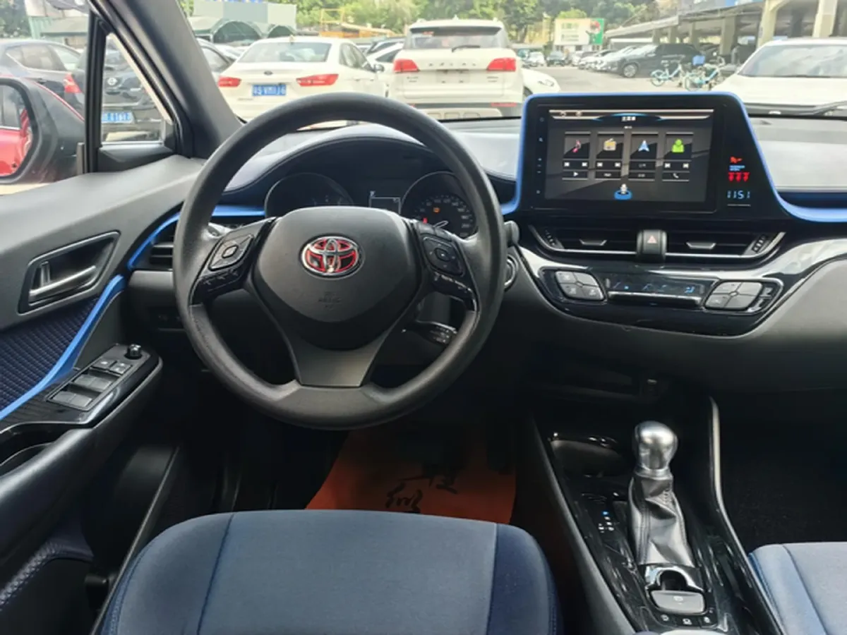 2018 Toyota C-HR 2.0L 171HP L4 CVT,autocango,china used car exporter,china ev exporter,chinese used car exporter,chinese used ev exporter